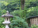 周囲を渓谷に囲まれ、四季折々の美しい景色を楽しめる
