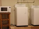 電子レンジ・洗濯機は無料でご利用可能。連泊時も安心♪