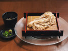【ランチ】大好評のA5黒毛和牛を使用したメニューや、こだわりのお蕎麦、ボリューム満点の丼ぶりをご用意