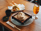 【ランチ】大好評のA5黒毛和牛を使用したメニューや、こだわりのお蕎麦、ボリューム満点の丼ぶりをご用意