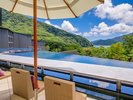 【足湯】芦ノ湖を眺めながら足湯をお楽しみください。