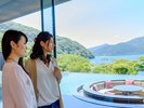 【ロビー】ロビーから臨む水盤テラス