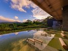 【棚湯 芦ノ湖ビュー/露天風呂】箱根の名湯に身を預けながら芦ノ湖の景色を間近にご覧いただけます。