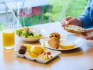 【朝食】和食派、洋食派、健康志向の方にもご満足いただける種類豊富な和洋メニューをご用意 ※イメージ
