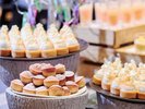 【夕食】ビュッフェのスイーツはホテルパティシエによる季節の味覚が並びます。※イメージ