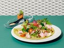 阿蘭陀パンネクックブロッコリーを練りこんだ生地に旬の野菜と果実を飾った「オランダパンネクック」風