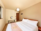 【バルコニーヴィラ TypeA】ゆったりと寛げるベッドルーム・ダブル1室
