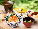 【朝食 選べる一品】 「朝から、海のごちそうを丼いっぱい楽しむ海鮮漬け丼」