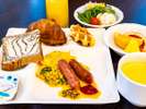 朝食バイキング/バランスよく盛り付けたら完成♪