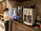 挽きたてコーヒーなど種類豊富なドリンクバー