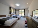 【VIP-2 洋室ツイン1階】山や湖のほとりが眺める部屋です。