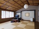 【松竹の間】(本館)外の景色を眺めると、心が和みます
