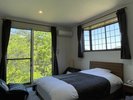 【VIP-3 洋室ツイン1階】山や湖のほとりが眺める部屋です。