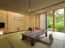 *【和室10畳】足を伸ばしてほっと寛ぐ♪畳のお部屋でリラックス。