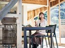BBQ�f�b�L�F���B��1�K�̃_�C�j���O�X�y�[�X�B�e���ЂƂ��̃v���C�x�[�g�ȃ_�C�j���O��BBQ���y���߂�