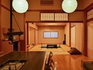 椿館【渓月】ダイニングでお食事(4名以下)をお楽しみいただけます
