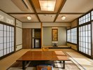 本館和室【相生】広い窓とマッサージチェアが人気のお部屋です。