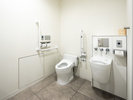 共用トイレはバリアフリー仕様です