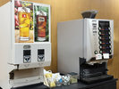 ドリンクコーナー温かいコーヒーはいかがですか?(撮影:GR)
