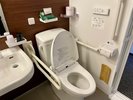 バリアフリーツインのユニットバス内にあるトイレです。