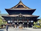 善光寺まではホテルから車で45分ほど。