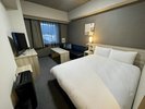 セミダブルルームは、室内空間も広くソファでゆったりとお寛ぎ頂けます。