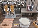ヨーグルトにはシリアルやフルーツソースをお好みで♪