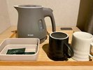全客室内にケトル・コップをご用意しております。