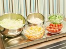 【朝食】サラダも食べて健康生活