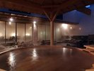 露天風呂:ひのきの香りで心身ともに落ち着きます♪心と体にリフレッシュを!