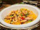 【朝食ビュッフェ】パエリアにはえびやムール貝などの海鮮をふんだんに使用。