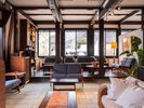 【フロント】重厚感と解放感があふれるオシャレななロビー
