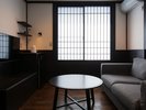 【万津】本館特別室でくつろぐ落ち着いたリビング空間