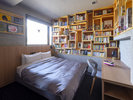 ・【読-toku-】「動物」をテーマにした本をご用意しているお部屋です(ユニットバス付)。