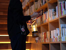 【本屋は夜がおもしろい】宿泊者だけが愉しめる夜の書店