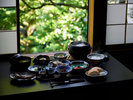 【ご朝食】加賀の旬を取り入れた、滋味豊かな和朝食。一日の始まりをやさしく彩る味わいをご用意いたします