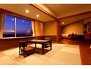 プレミアム和洋室「山あかり」ツインベッド+10畳+展望リビング(74u)