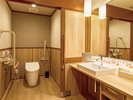露天風呂付客室【山水亭】ユニバーサルツイン(2025年3月リニューアル)トイレは安心の手すり完備
