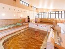 【大浴場:和風】肌に優しい琥珀色の天然温泉で癒しのひと時を