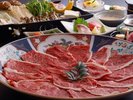 岡山和牛200gのロースのお肉をポン酢とゴマダレでお楽しみ下さい!