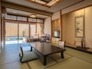 【和室10畳】温泉・露天風呂付き客室/気兼ねなく、お好きな時に何度でも温泉をお楽しみいただけます。