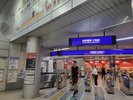 8:京阪電車の入り口です。3.4番線ホームに降りてください!改札内にお土産屋さんもございます。