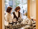 【HARIO CAFE& Lampwork Factory】ホテルより徒歩約4分