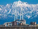 新湊大橋と立山連峰