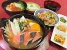 【居酒屋‐茜】味噌ベースの出汁に染み出す魚介の旨みが絶品!ほっこりあたたまる冬の名物「石狩鍋」