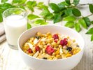 【朝食フルグラ】食物繊維・鉄分・ビタミンも摂れて、ザクザクとした食感が心地良い目覚めにぴったりです。