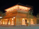 【山代温泉「古総湯」】明治時代の総湯を復元した、歴史情緒あふれる共同浴場。※夜