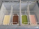 【アイスクリームコーナー】お好きなフレーバーを、専用のディッシャーで器に盛り付けてお楽しみください。