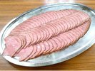 【朝食バイキング】朝食の定番ハムをご用意。お好みのパンやサラダと合わせてお楽しみください。