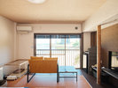 【クイーンルーム/24平米】各部屋にケージやトイレなどペットアメニティ一式をご用意しています。